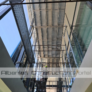 Skela per qendra tregtare Skela per qendra tregtare